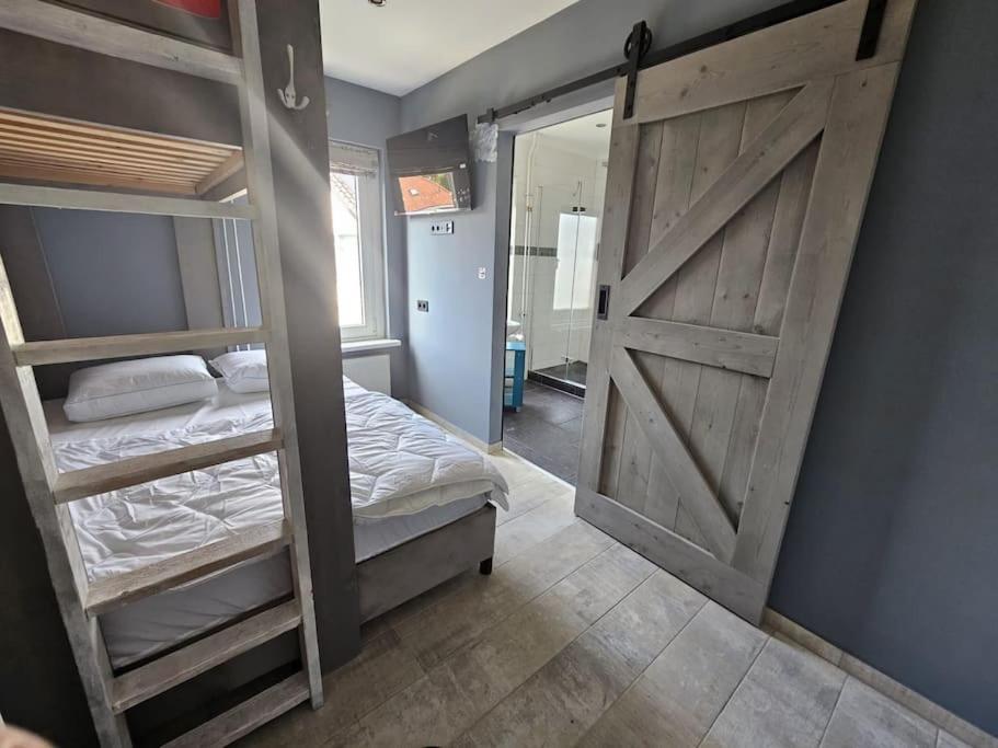 Voormalig Politiebureau Gebruik Welnesstuin Tegen Betaling Bed & Breakfast Ouddorp Exterior photo