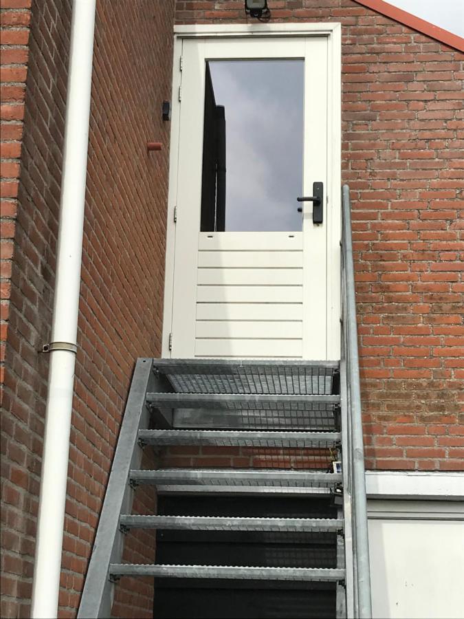 Voormalig Politiebureau Gebruik Welnesstuin Tegen Betaling Bed & Breakfast Ouddorp Exterior photo